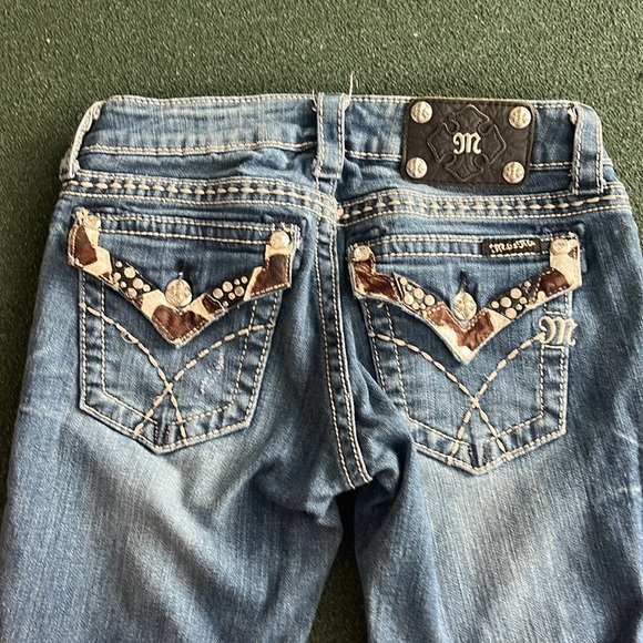 Miss Me Jeans Women’s 26 straight leg stretch blue denim cow print pocket pants - Picture 3 of 9